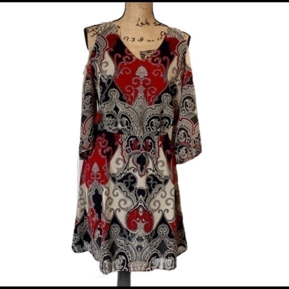 NWOT Venus Cold Shoulder Mini Dress Size M - Picture 1 of 6